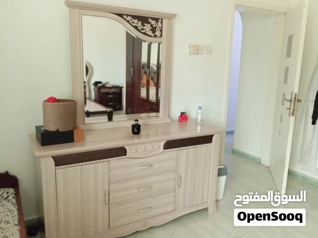 غرفه نوم كامله بحاله جيده جدا جدا