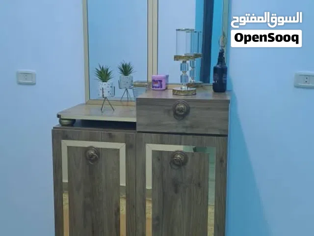 بوفي جديد مافي شي نطيف