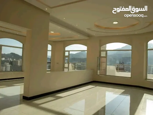 18 m2 More than 6 bedrooms Villa for Rent in Sana'a Bayt Baws