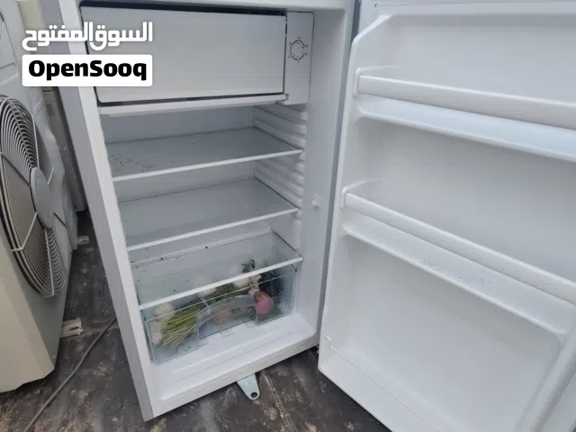ثلاجة بحالة ممتاز للبيع