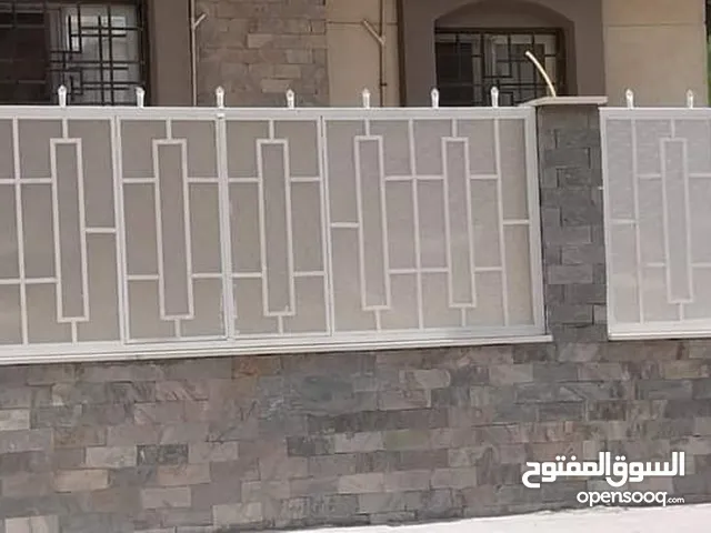 حداد باب وشباك واثاث معدني