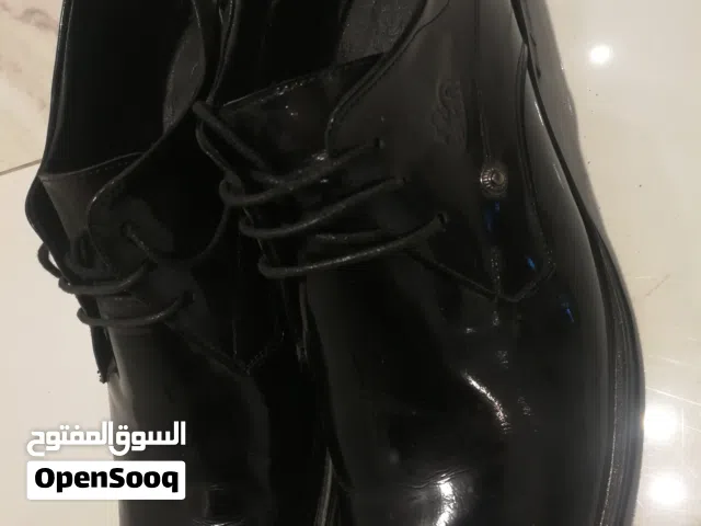 بدلة عريس بيضاء