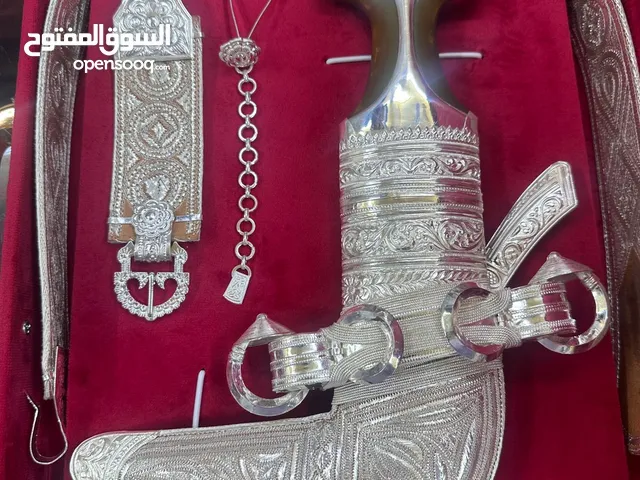 للبيع خنجر جديدة فضه اصلي مع حزام وسكين