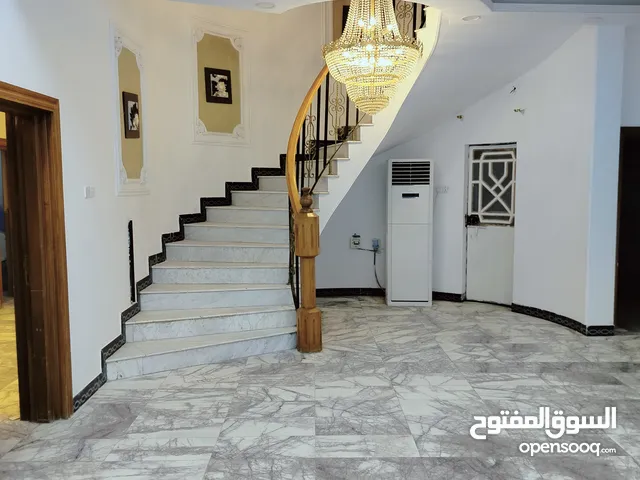 300 m2 More than 6 bedrooms Villa for Rent in Basra Jaza'ir