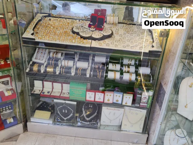 محل فضيات ومطليات للبيع