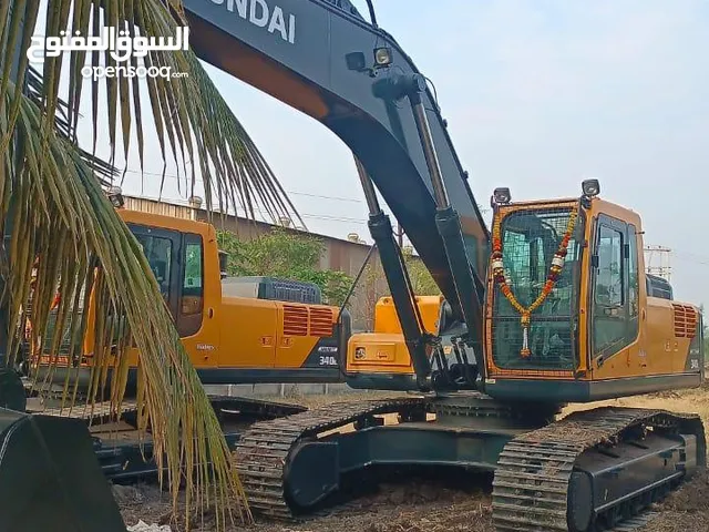 حفار هيونداي مقاس 340 ، 34 طن مع جنزير طويل