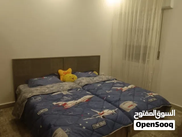 غرفة  شبابيه  او اطفال  للبيع من المتجدد هوم زوز اسره  ودولاب ومكتب وكمادينو