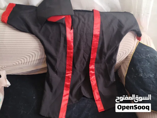 جاكيتات بناتي وبيجامه للطلعه وفستان عيد ميلاد ولعبة دب جميل مع ملابس روضه