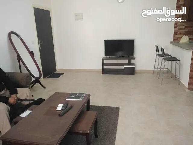 ستوديو مفروش مقابل البوابة الشمالية للإيجار للطلاب أو الطالبات