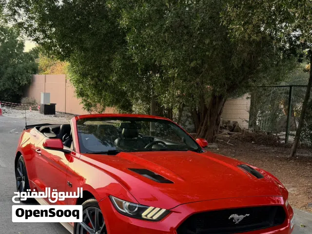 For sale mustang GT V8 5.0 convertible agency service in perfect condition