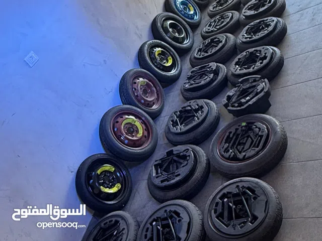 سبيرات سيارات كورية مشكل...مع عدة البنشر...ملاحضة البيع كامل الحمل