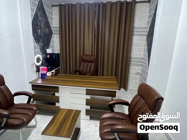 كراسي مكتب 2 انتظار 1 مكتب