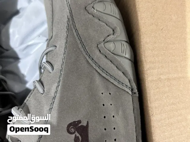 جزمه لبيع شبه جديده