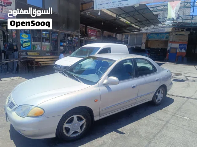 1998 هيونداي افانتي Standard