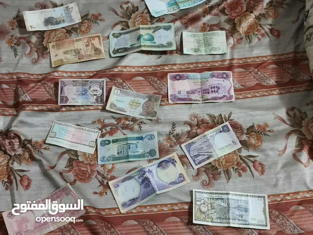 عملات نادرة بحالة جيدة كما موضح بالصورة