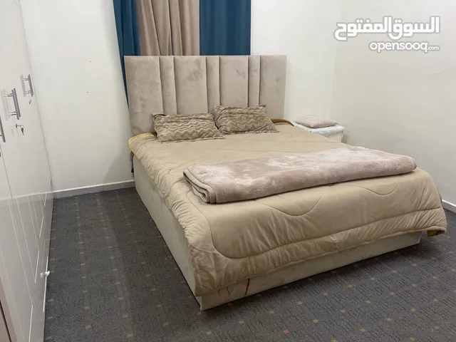 منزل للاجار في نيابه الاشخره حيث المنزل بالقرب من البحر والشاطئ مع روعه الاجواء الخريفية