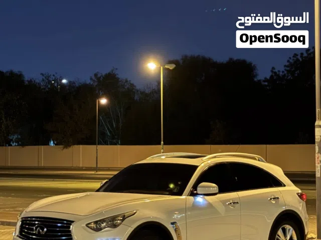 2012 إنفينيتي FX35 Standard