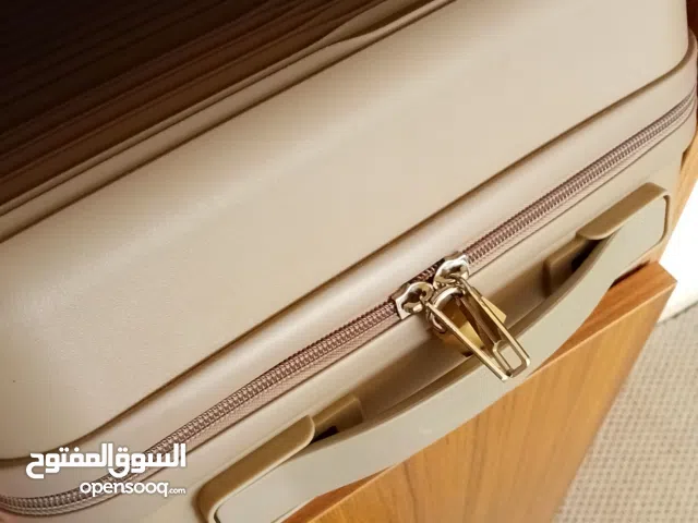 شنته مع قفل حجم وسط