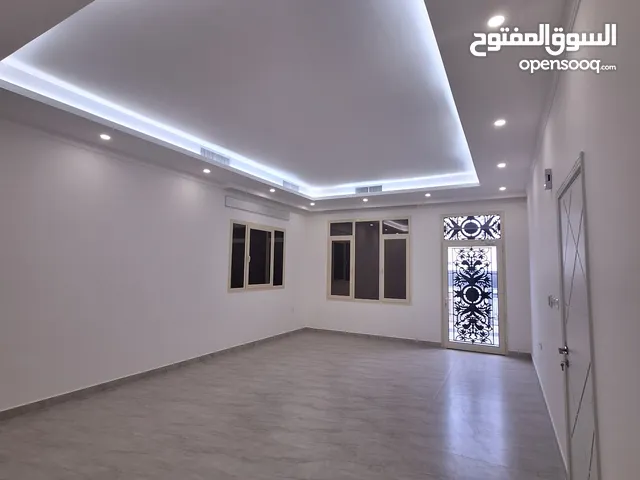 300 m2 More than 6 bedrooms Apartments for Rent in Hawally Jabriya