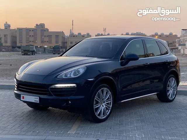 Porsche Cayenne 2013 in Southern Governorate