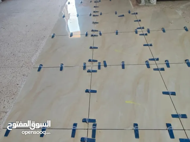 اسطى بلاط محترف لتركيب جميع أنواع البلاط، سيراميك، رخام، بورسلين، زليز. تشطيب ممتاز بأجهزة متطورة، ه