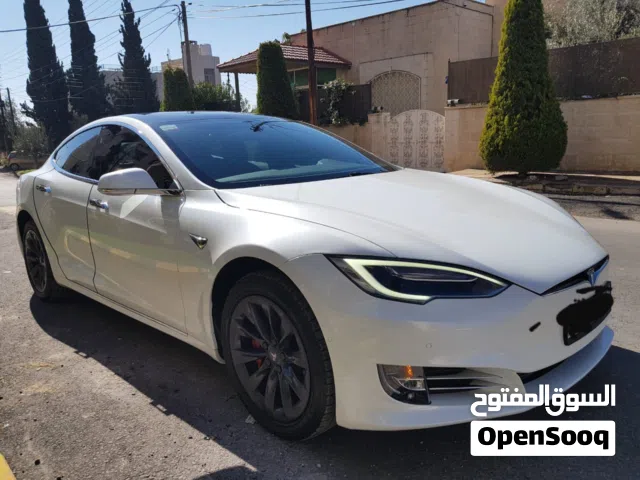 2018 تيسلا موديل S Standard Range