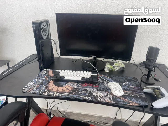 طاوله وكرسي جيمنج مستعمل فتره بسيطه