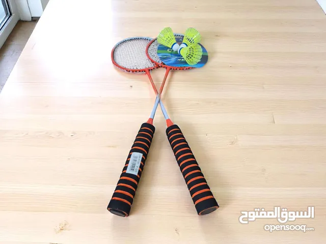 طقم مضرب ريشه مع حقيبه مع 3 ريش بسعر 20 الف ومتوفر توصيل لجميع محافظات العراق ب5 للطلب مراسله خاص