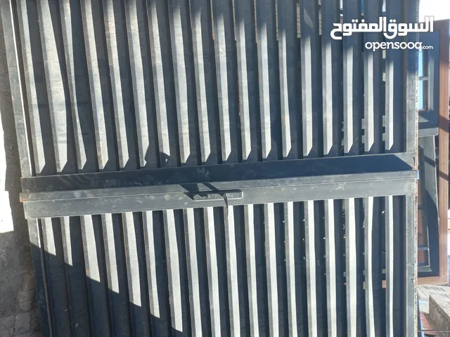 باب حديد لوفر بحال الوكاله عدد 2