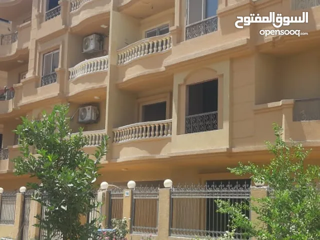 220 m2 3 Bedrooms Apartments for Sale in Giza Sheikh Zayed