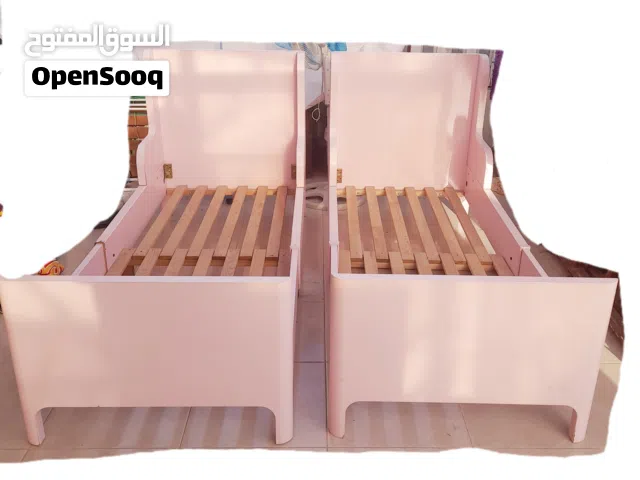 تخت أطفال (أسرة)