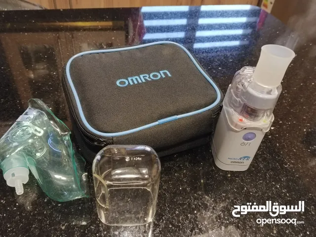 تبخيره امرون omron الاصليه محموله بتشتغل ع البطاريات العاديه معها حقيبه