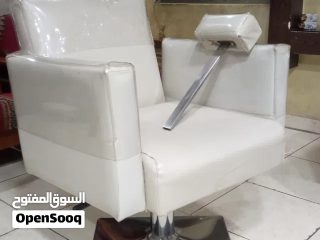 كرسي حلاقه مكس رجالي وستاتي بزبط عالجهتين لونو افوايت جلد نظيف بدون مزع بحاله لجديد الو جك ارضي