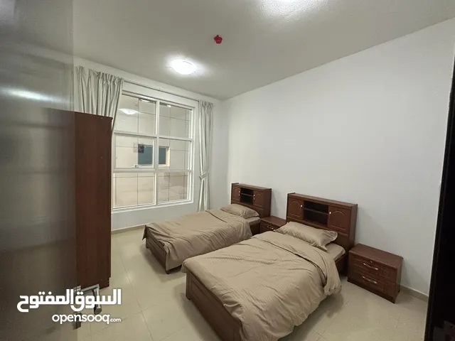 غرفتين وصاله للايجار الشهري في ابراج السيتي تاور قريبه من جميع الخدمات فرش جديد مجهزه بالكامل