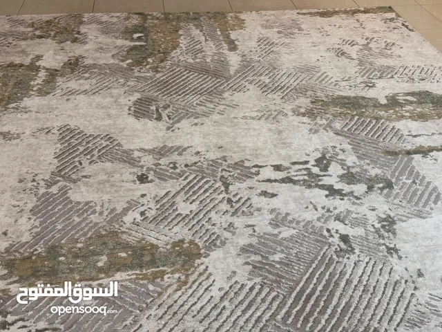 سجادة 3*4 مستعملة للبيع و ستاره زيتيه