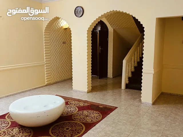 10 m2 4 Bedrooms Townhouse for Rent in Al Batinah Sohar