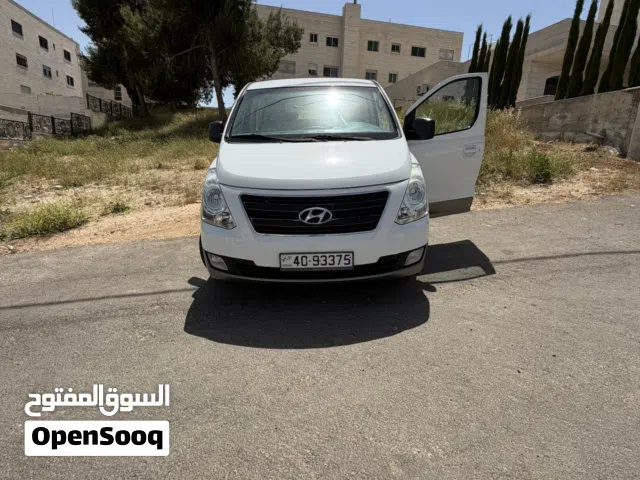 2016 هيونداي H1 GLS