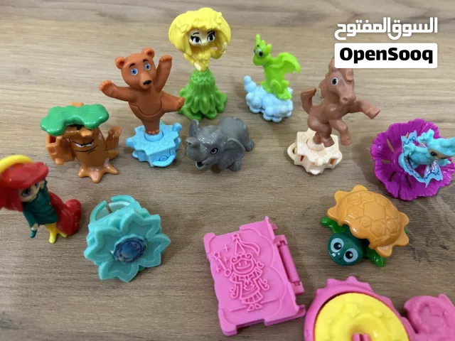 Cute set of small collectible toys / مجموعه صغيره من الألعاب الصغيره