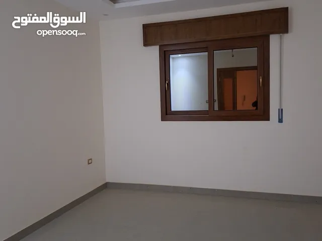 250 m2 More than 6 bedrooms Villa for Rent in Tripoli Al-Shok Rd