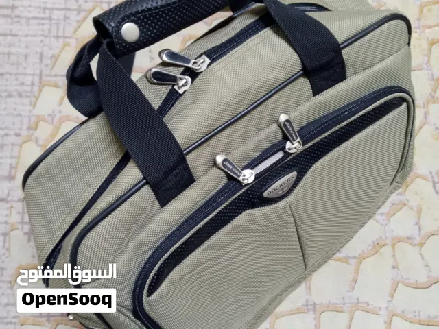 شنطة وحقيبة قماشية فاخرة وانيقة DOCKERS اصلية لحفظ أجهزة اللاب توب ولحفظ الأوراق والمستندات الرسمية
