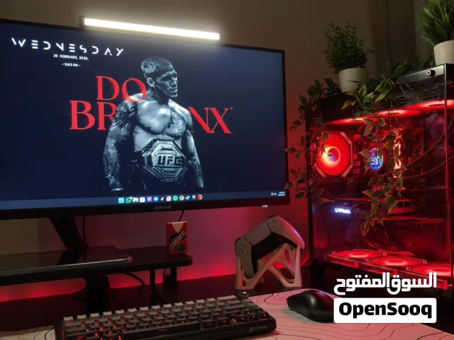 Gaming pc, monitor, 2 keyboards, 2 mouses, 3 mousepads for sale