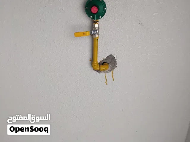 تركيبات أنابيب الغاز في البيت ولمطعام Gas work pipe fitting in restaurant and home