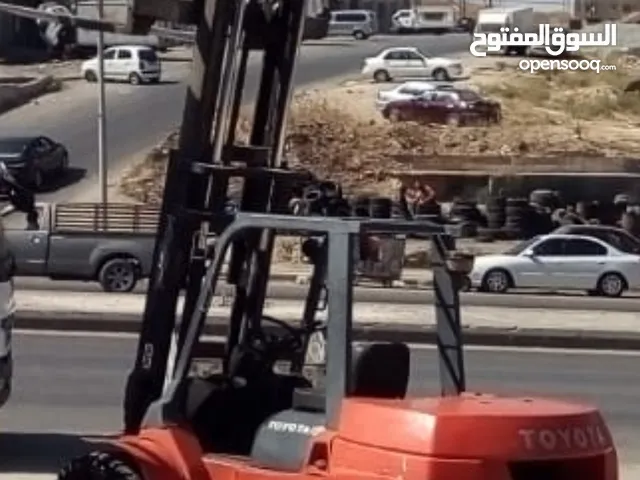 2006 Forklift Lift Equipment in Amman