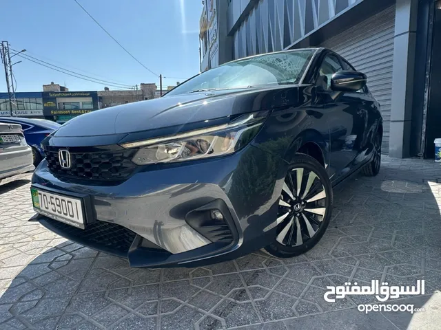Sedan Honda in Amman