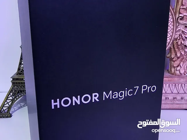 هونر ماجيك 7 برو بحالة الوكالة معه كل أغراضه الجهاز ما في ولا خدش الشاحن الاصلي والكرتونة والكيبل