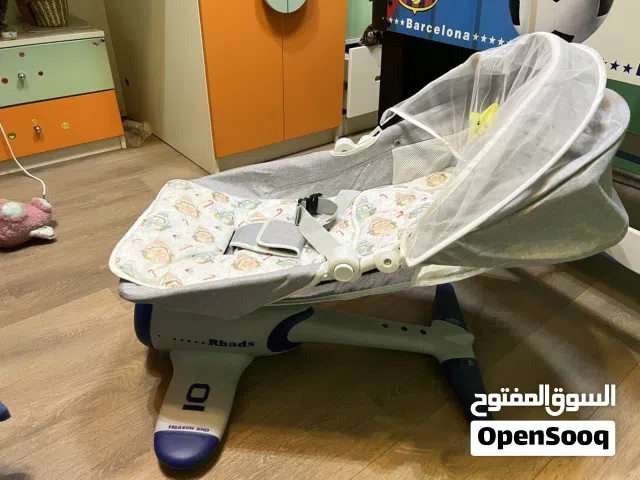 هندول كهربائي قاعده طياره للأطفال الرضع هزاز كهرباء للنوم للرضع جديد لم يستخدم سرير طفل رضع للنوم