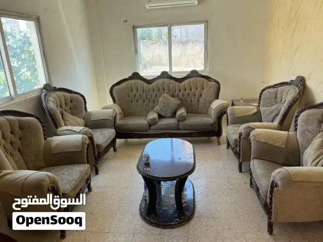 طقم كنب خشب زان ممتاز ومعاه طقم كورنر وخزانه وشماعة ومكتب صغير وملحقات للبيع بسعر حرق