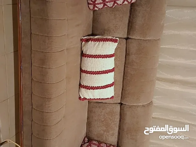 طقم كنب بحاله ممتازه
