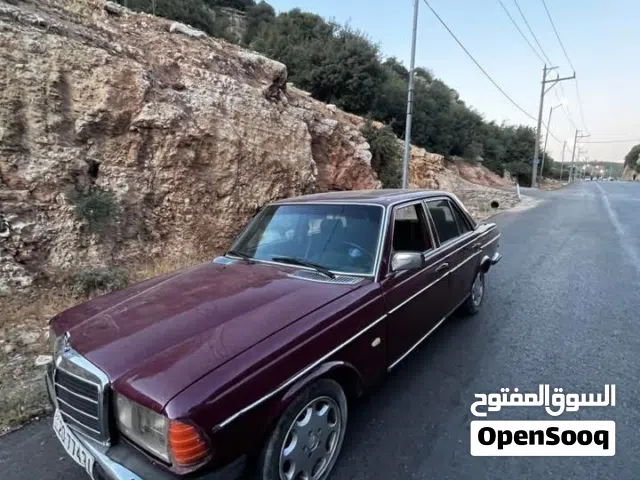 1983 Mercedes Benz E-Class E 200