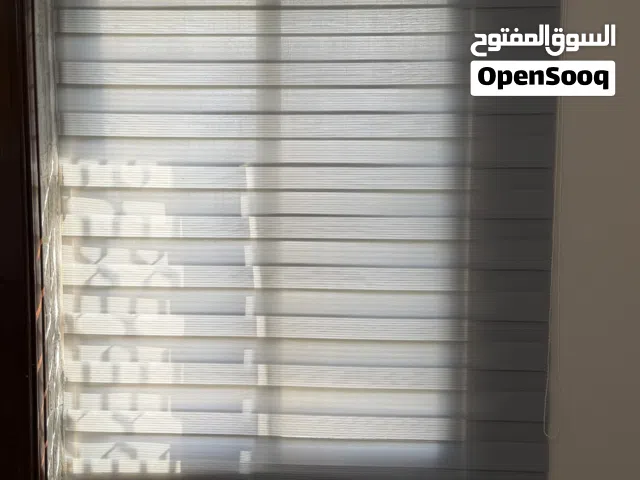 قطع اثاث للبيع (برداي زيبرا ، ثرية ، سجاد باركيه)